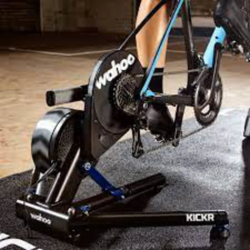 Wahoo KICKR Smart Power Trainer-1